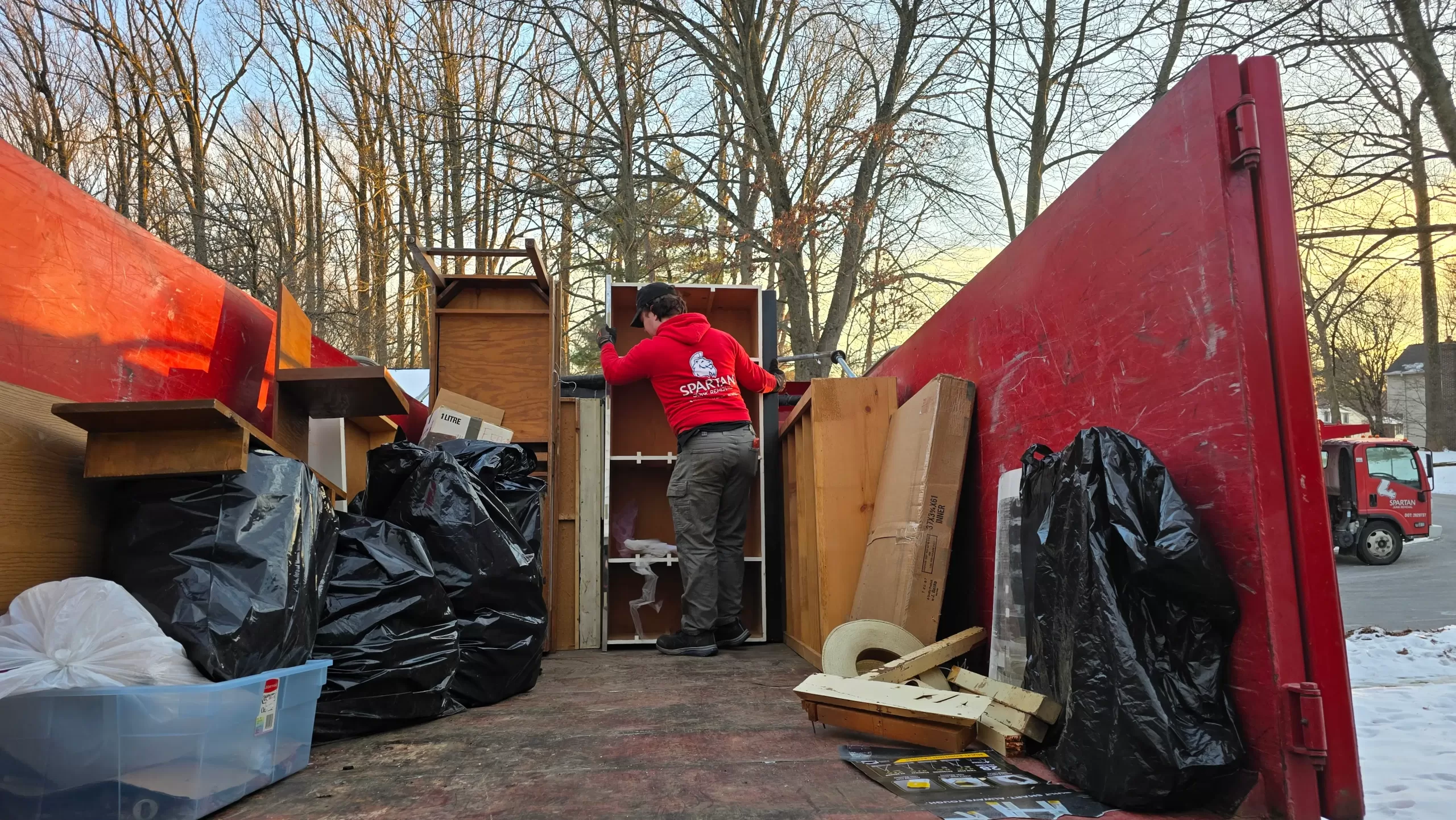 Yard Cleanup And Junk Removal Services